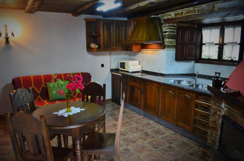 Casa Freixe Apartamentos Rurales Santa Eulalia de Oscos Extérieur photo